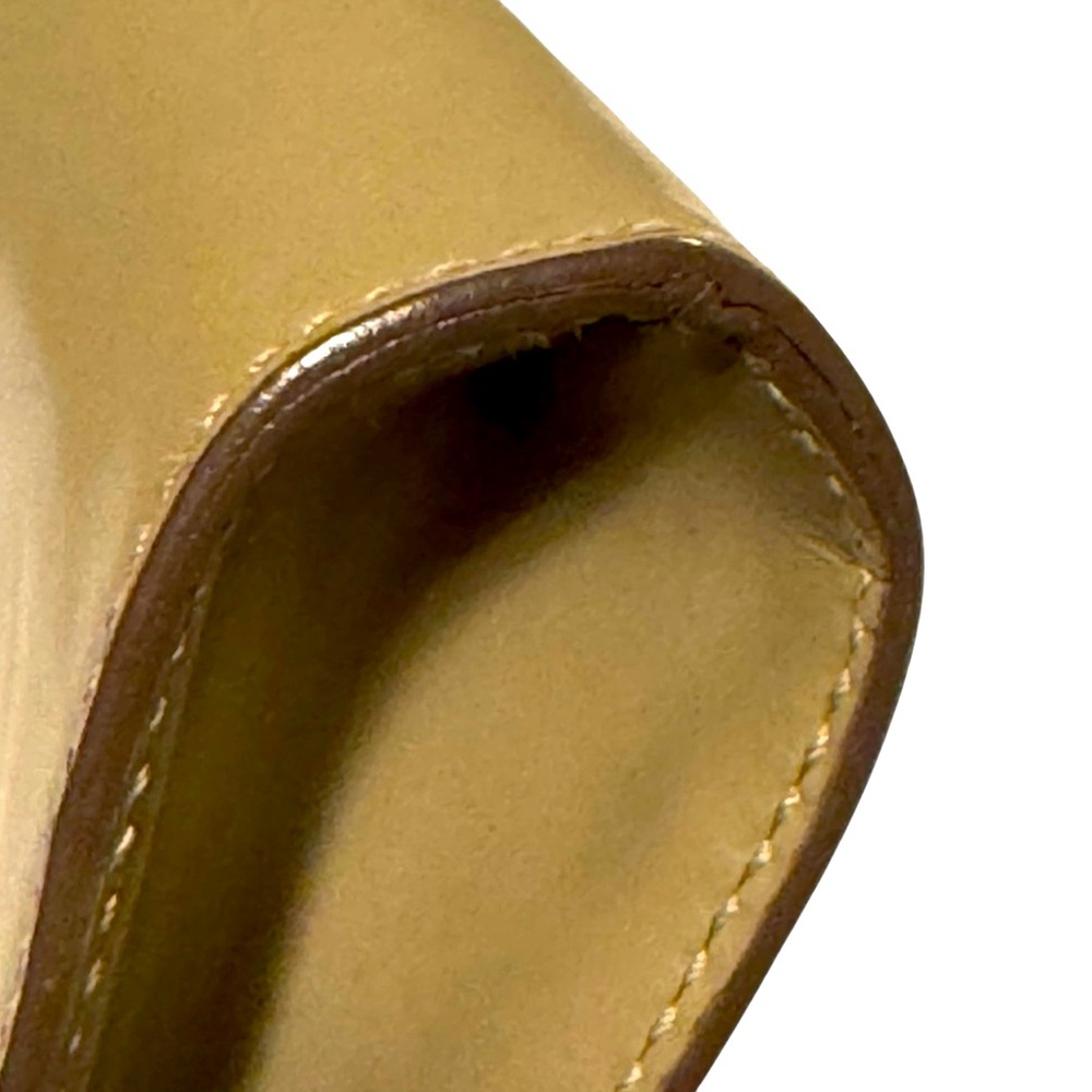SALVATORE FERRAGAMO CLUTCH IN A VERY BEAUTIFUL COLOR IN EUC - Picture 7 of 9